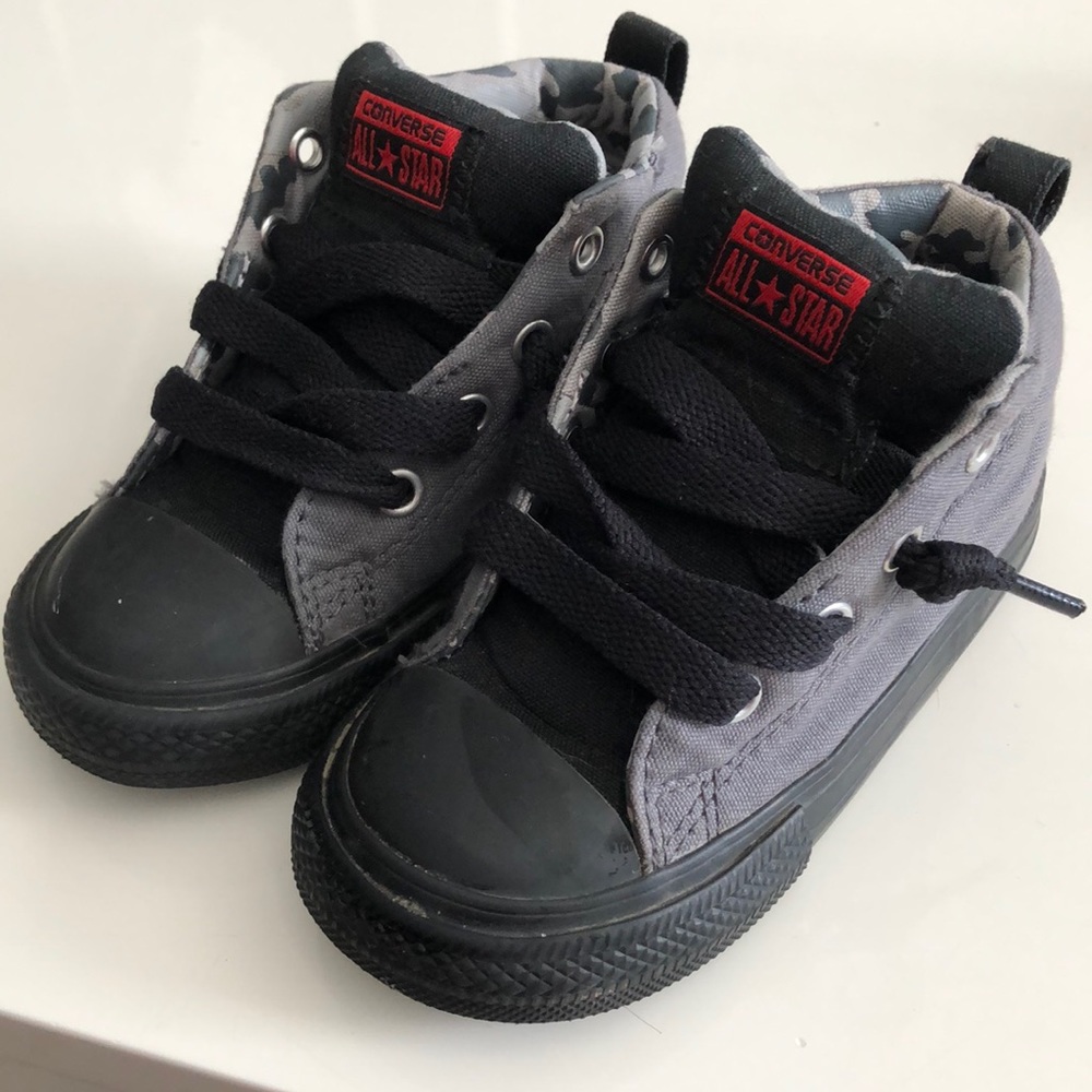 Converse toddler boy sneakers.  Size 7